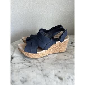Collection by Clarks Sandals Women's 9.5 Annadel Sky Slingback Blue Suede Wedge
